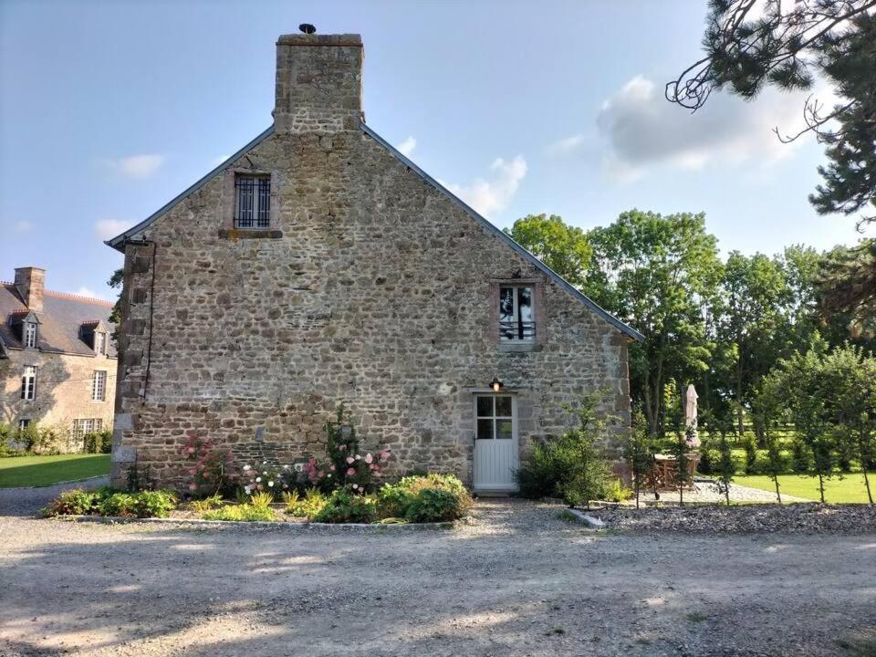 Domaine Du Manoir De Vains Hotel Екстериор снимка