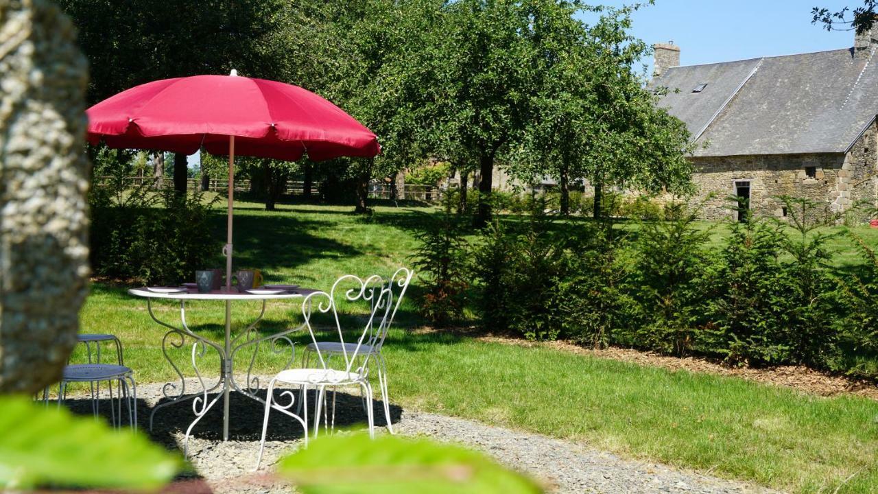 Domaine Du Manoir De Vains Hotel Екстериор снимка